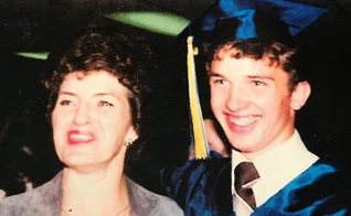 Aos 15 anos, Greg Stier evangelizou sua mãe e ela recebeu Jesus. (Foto: Reprodução/Facebook).