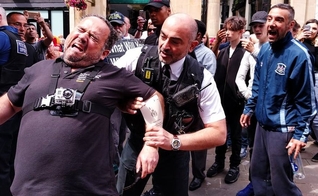 Michael Overd foi preso enquanto pregava em Bristol, em julho de 2016. (Foto: Simon Holliday)