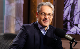 Escritor e jornalista Eric Metaxas. (Foto: Reprodução/Jubilee Cast)