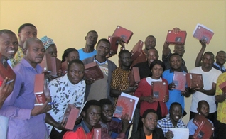  A campanha Ligonier Ministries vai doar Bíblias para 10 países africanos. (Foto: Ligonier Ministries).
