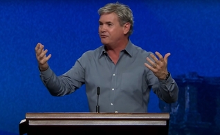 Jack Hibbs, pastor da Calvary Chapel Chino Hills. (Foto: Captura de tela/YouTube)