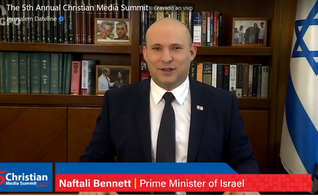 O primeiro-ministro israelense Naftali Bennett participou de cúpula da Mídia Cristã. (Foto: Vídeo Jerusalem Dateline)