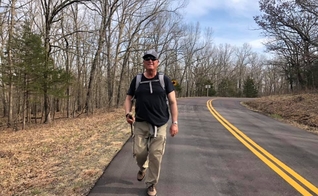 John Halvorsen está na sua quarta caminhada de intercessão, que iniciou em 1998. (Facebook/Prayer Walk America). 