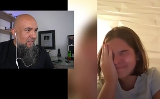 Pastor Wagnão e menina que relata sua visão com o céu e Jesus. (Foto: Captura de tela/YouTube/Wagnão)