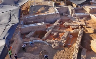 Primeiro edifício descoberto em Yavne desde a era do Sinédrio. (Foto: Emil Aladjem / Israel Antiquities Authority)