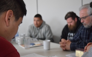 Orações e encorajamento fazem parte do programa Desafio Adulto e Jovem. (Desafio Adulto e Jovem do Canadá Central / Facebook)