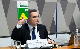 André Mendonça durante sabatina no Senado. (Foto: Marcos Oliveira/Agência Senado)