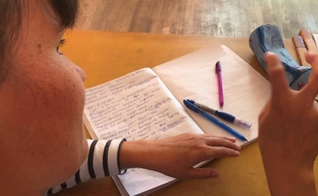 Treinamento em linguagem de sinais, na Ásia Central. (Foto: Portas Abertas)