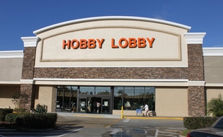 A Hobby Lobby tem 932 lojas espalhadas pelos EUA. (Foto: Facebook/Hobby Lobby)
