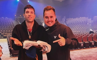 Clayton encontrou Jesus ao ler a Bíblia perdida de Paul Daugherty. (Foto: Facebook/Paul Daugherty).