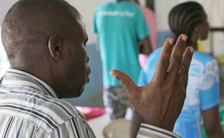 Embora os cristãos sejam maioria em Uganda, muitos continuam a ser atacados por abandonar o islã. (Foto representativa: Portas Abertas)