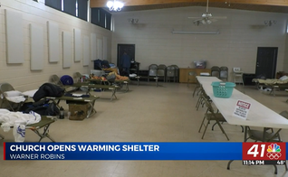 A The Table at First Christian Church também oferece uma refeição quente aos sem-tetos. (Foto: Reprodução/WMGT-TV).