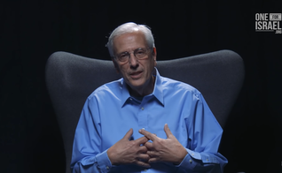 Steve Weiler conheceu Yeshua ao assistir o filme “A Maior História Já Contada”. (Foto: YouTube/One for Israel Ministry). 