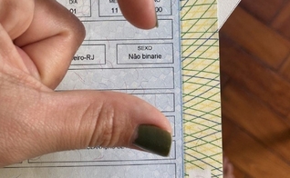 Documento mostrando alteração para "não binárie". (Foto: Divulgação)