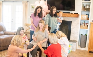 O Blue Haven Ranch oferece uma rede de apoio para mães em vulnerabilidade. (Foto: Facebook/Blue Haven Ranch).