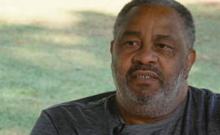  Anthony Ray passou 30 anos na prisão, injustamente. (Foto: Reprodução/CBN News).