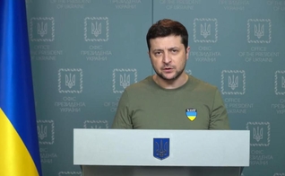 Volodymyr Zelensky em pronunciamento nesta quinta-feira, 3 de março de 2022. (Print de tela)