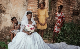 Lauri, de 13 anos, da República Dominicana, durante sessão de fotos para a campanha contra o casamento infantil. (Foto: Reprodução/Compassion International)