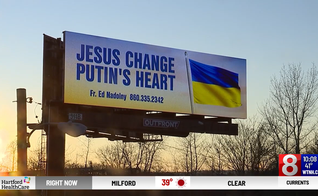  Campanha de oração pela Ucrânia foi anunciada em outdoors, nos Estados Unidos. (Foto: Reprodução/WTNH
