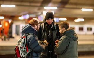 O ministério Awakening Europe está levando o amor de Jesus aos refugiados na fronteira da Ucrânia. (Foto: Facebook/Awakening Europe).