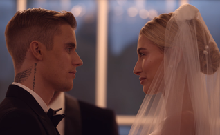  Justin Bieber compartilhou com os fãs como Deus protegeu sua esposa. (Foto: YouTube/Justin Bieber).