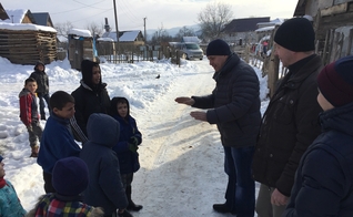 Missionários da Deaf Bridge atuando na Romênia. (Foto: Deaf Bridge)