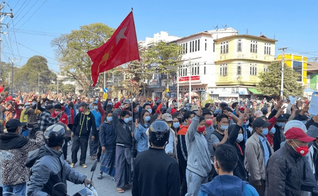 Os protestos em Mianmar começaram após o governo militar assumir o poder. (Foto: Portas Abertas)