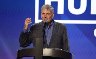 O Pr. Franklin Graham foi ao Twitter se manifestar contra a decisão da Igreja da Inglaterra. (Foto: Franklin Graham)
