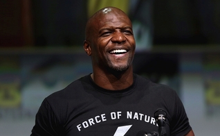 Terry Crews falando na San Diego Comic Con International 2017, em San Diego, Califórnia. (Foto: Gage Skidmore / Creative Commons)
