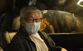 Joseph Zen é alvo por criticar o comunismo e defender a liberdade religiosa. (Foto: Twitter/Kris Cheng).