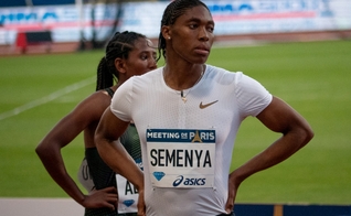 Caster Semenya, atleta intersexual, especialista nos 800m, conquistou o ouro nos Campeonatos Mundiais de 2009 e 2017, e o ouro nas Olimpíadas do Rio em 2016. (Foto: Yann Caradec / Creative Commons)