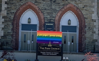 A Park Church, filiada à Igreja Unida de Cristo, celebrou o Mês do Orgulho Gay. (Foto: Facebook/The Park Church Elmira).