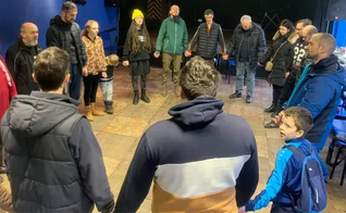 Cristãos ucranianos reunidos em momento de oração. (Foto ilustrativa: Portas Abertas)