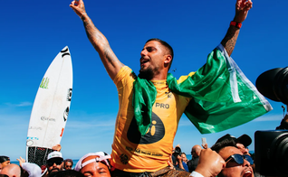 Filipe Toledo é tetracampeão da etapa Oi Rio Pro. (Foto: 2022 World Surf League)