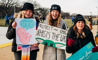 Ativistas pró-vida participam da Marcha pela Vida. (Foto: Instagram March for Life)