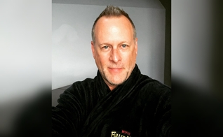 Com a ajuda de Deus, Dave Coulier conseguiu ficar sóbrio. (Foto: Instagram/Dave Coulier).