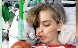 Archie Battersbee segue internado com suporte de vida. (Foto: Captura de tela/YouTube Christian Concern)