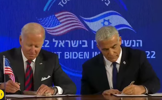 Presidente Joe Biden e primeiro-ministro Yair Lapid assinam 'Declaração de Jerusalém'. (Captura de tela WION)