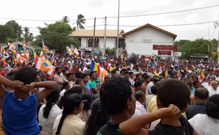 O povo do Sri Lanka está vivendo um momento caótico. (Foto: Portas Abertas)