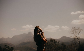 O pastor Scott lembrou que as orações das mães têm impactado a história do cristianismo. (Foto: Imagem ilustrativa/Unsplash/Marcos Paulo Prado).  