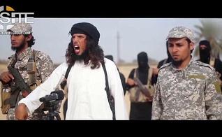 Abu Kazem Al-Maqdisi (ao centro) foi abatido em uma operação militar contra o extremismo no Egito. (Foto: Reprodução).