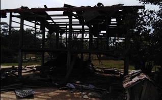 Casa de um cristão no Laos que foi demolida. (Foto cortesia de Asian Access/Mission Network News).