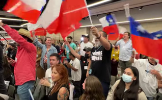 Chilenos rejeitam proposta de nova Constituição. (Captura de tela/YouTube/AFP)