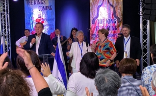 Pastores Tom Hess, Cindy Jacobs e Joel Engel. (Foto: Ministério Engel)