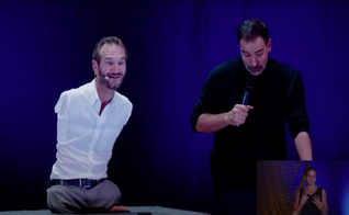 Nick Vujicic palestra em conferência no Palácio de Congressos em Madri. (Captura de tela/YouTube/Decisión)