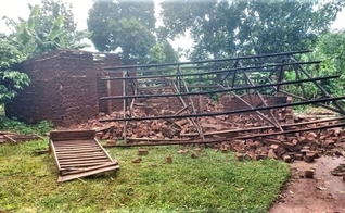 Aldeões muçulmanos destruíram a casa de Musa Wabwire no distrito de Kaliro, Uganda. (Foto: Reprodução/Morning Star News)