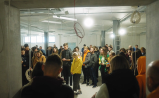 Alunos do Seminário Batista da Ucrânia estão tendo aulas em abrigos antibombas. (Foto: Reprodução/Vimeo/UBTS).