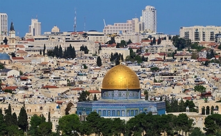 Imagem do Monte das Oliveiras na Cidade Velha de Jerusalém. (Foto: Rawpixel)