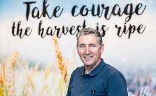 Eric van Otten tem visto Deus usando sua padaria para alcançar pessoas. (Foto: Revive).