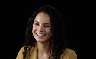 Lara Silva, que interpreta Eden em “The Chosen”, é cristã e nasceu no Brasil. (Foto: Reprodução/YouTube/CBN News).